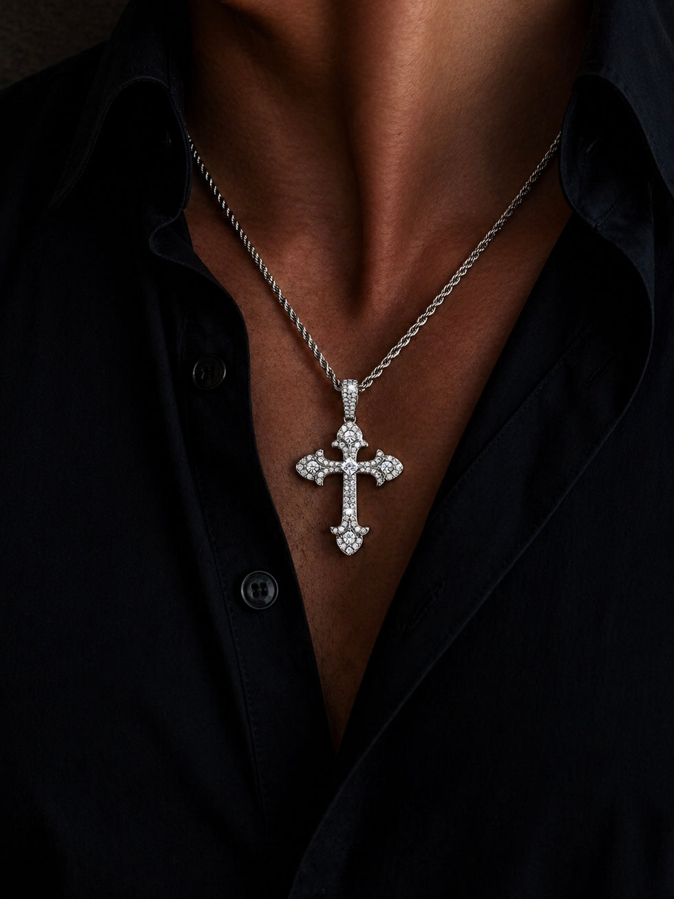 VATICANO CROSS NECKLACE™